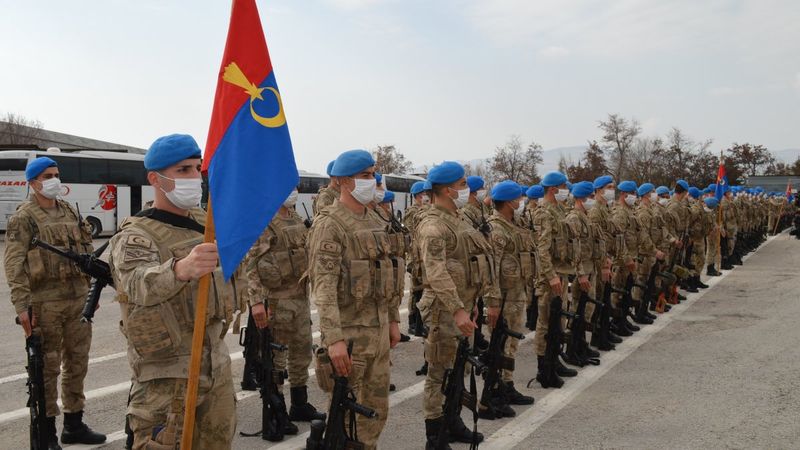 Afrin'den dönen komandolar aileleriyle Elazığ'da buluştu