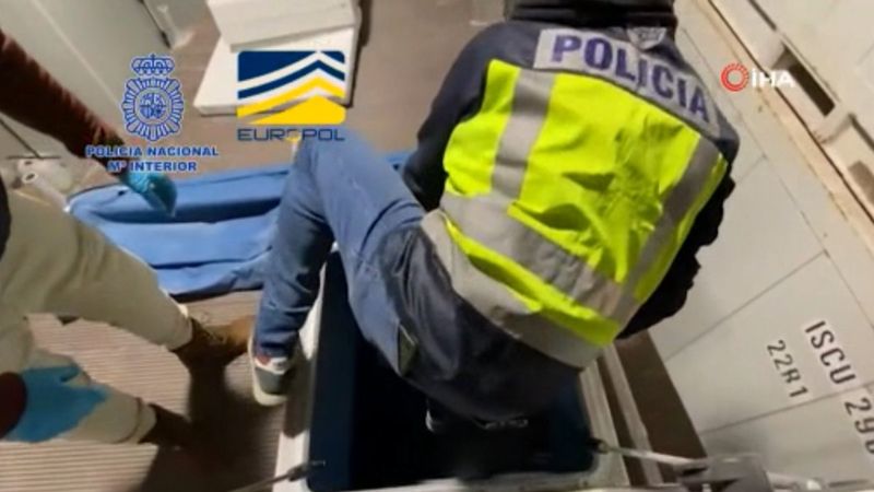 İspanya’da uyuşturucu operasyonunda denizaltı ele geçirildi