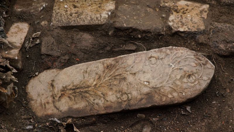 Eyüpsultan'daki kaldırım kazıldıkça tarih çıkıyor