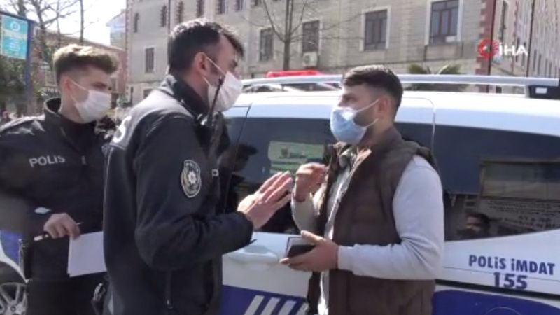 İstanbul'da ceza yiyen şahıs ile polis arasında gerginlik
