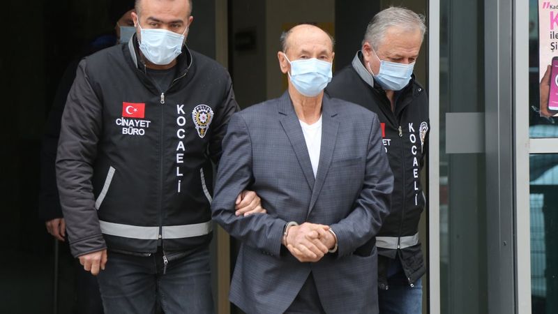 Kocaeli’de baraka yaptığı arsanın sahibini öldürdü