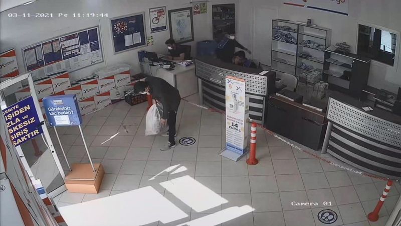 Mersin’de uyuşturucuyu kargoyla yolladılar