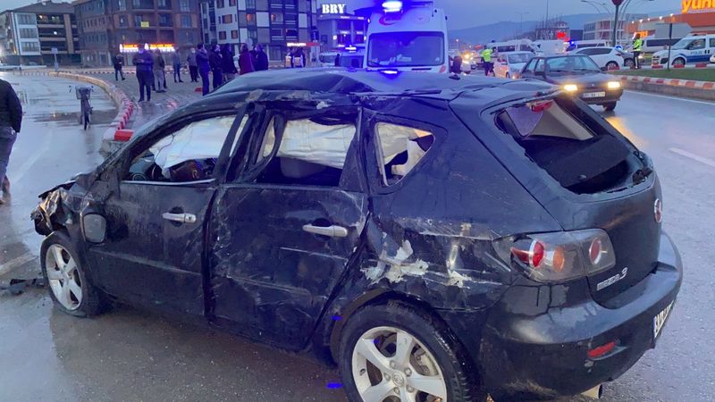 Düzce'de polisin dur ihtarına uymayan sürücü takla attı