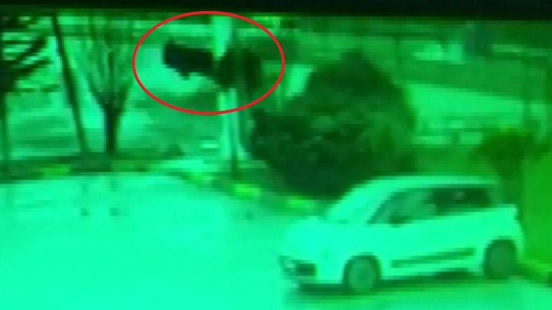 Bursa’da kontrolden çıkan otomobil takla atıp, duvara çarptı