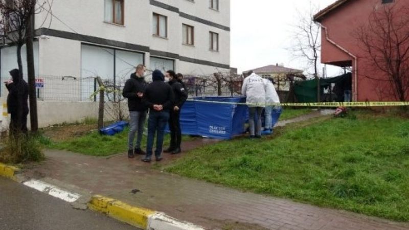 Pendik’te bir genç annesiyle görüşen adamı öldürdü