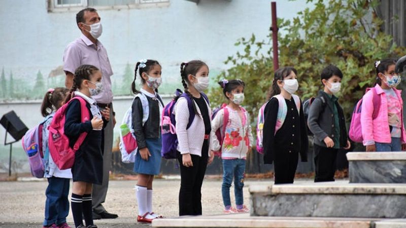 Özel okullarda andımız okutulmaya devam ediyor