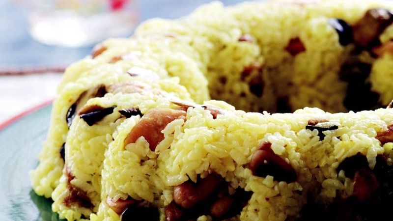 Tavuklu patlıcanlı pilav nasıl yapılır, malzemeleri nelerdir? Gelinim Mutfakta tavuklu patlıcanlı pilav tarifi