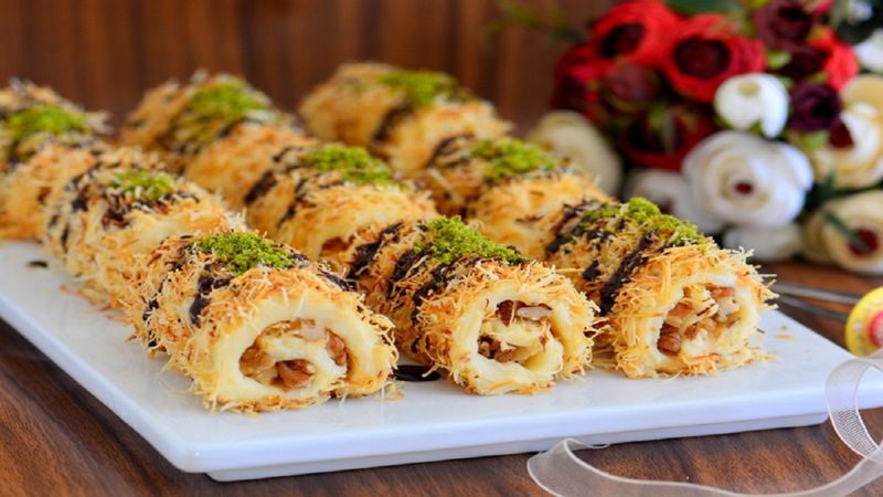 Kadayıflı paşa sarması nasıl yapılır, malzemeleri nelerdir? Kadayıflı paşa sarması tarifi..