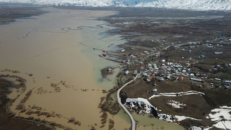 Sular altında kalan Yüksekova