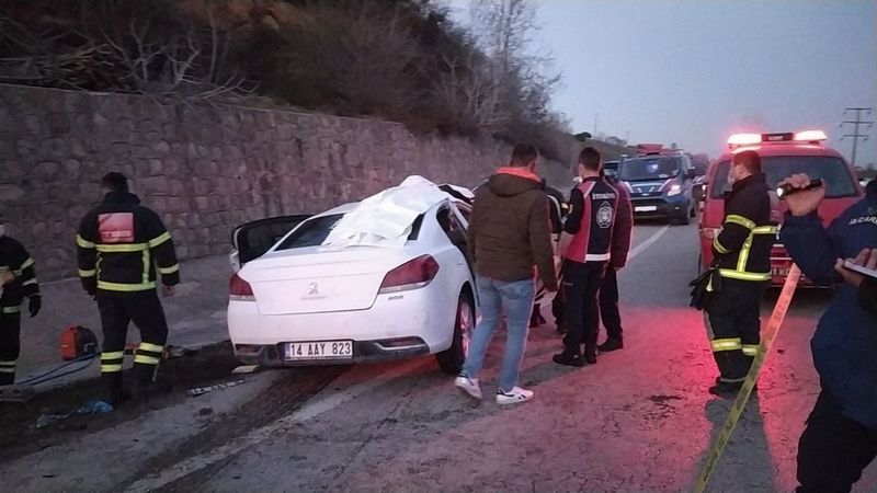 Düzce'de otobüsle otomobil çarpıştı