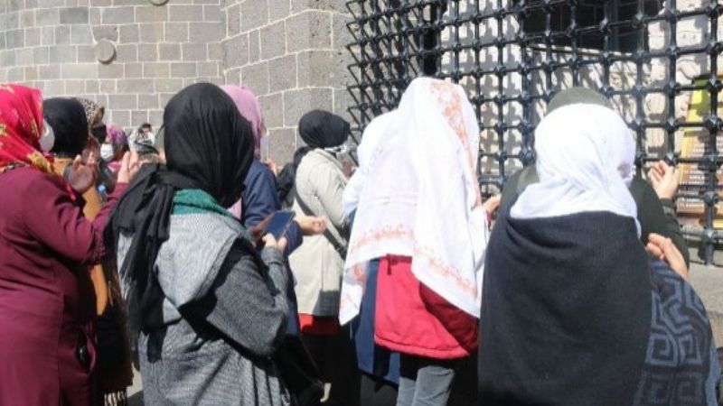 Diyarbakır'da Hz.Süleyman Cami, Berat Kandili'nde doldu taştı