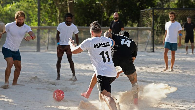 Survivor’da futbol maçını kim kazandı? 27 Mart Survivor birleşme partisinde ödülü kazanan takım hangisi?