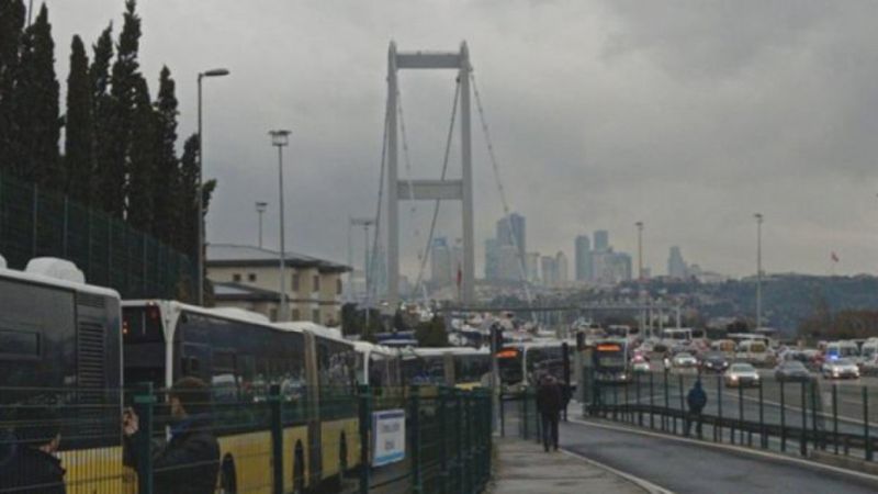 15 Temmuz Şehitler Köprüsü'nde metrobüs  arıza yaptı