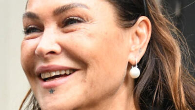 Hülya Avşar, dizideki yüz filtresiyle izleyicilerin diline düştü