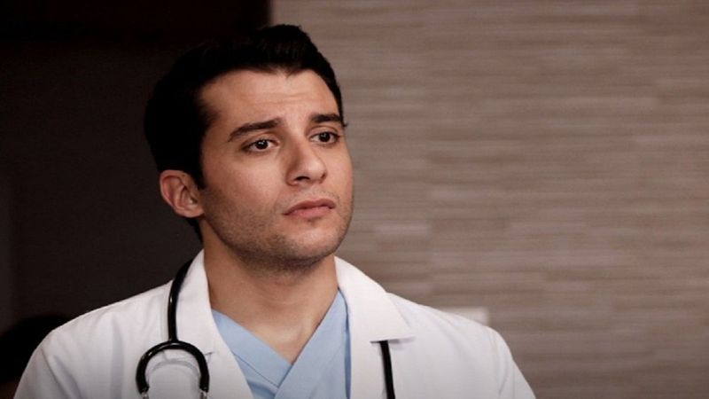 Mucize Doktor Demir diziden ayrıldı mı, neden? Fırat Altunmeşe kimdir?