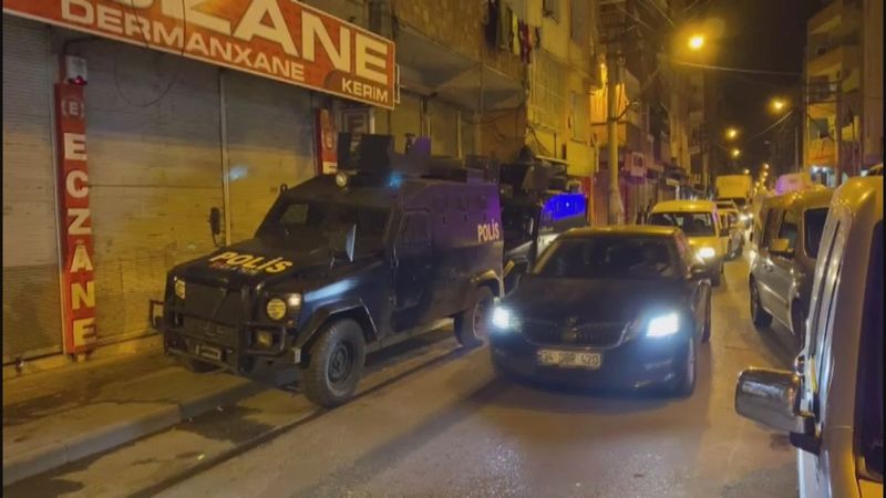 Diyarbakır'da iki grup çatıştı, 10 yaşındaki çocuk arada kaldı