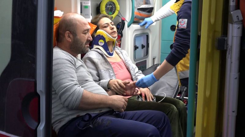 Antalya'da annesini darbedip, erkek arkadaşını bıçakladı