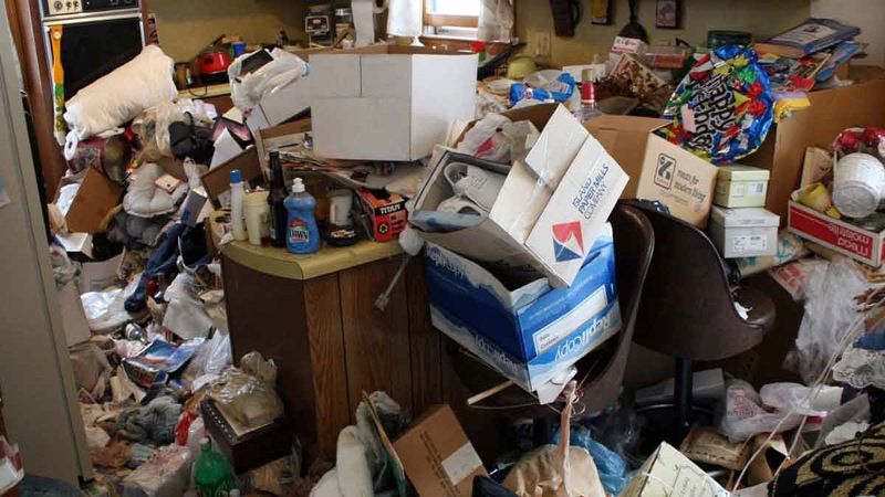 Kompulsif biriktirme hastalığı nedir? Kompulsif biriktirme hastalığı (istifçilik) belirtileri ve tedavisi