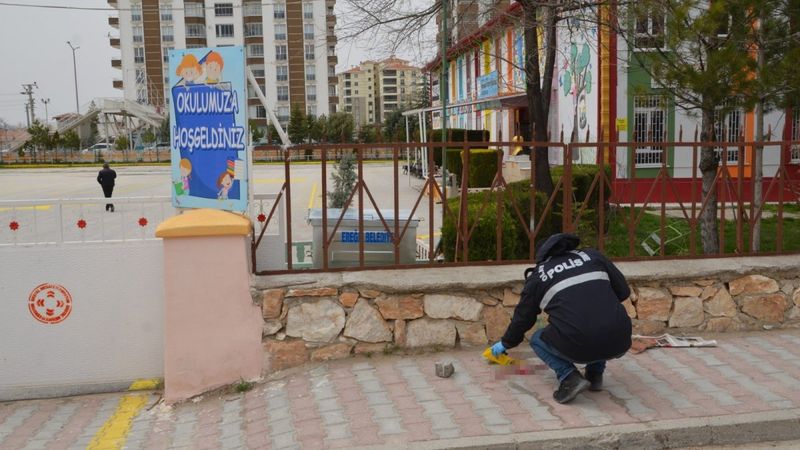 Konya’da okulun önünde kayınpederini bıçakladı
