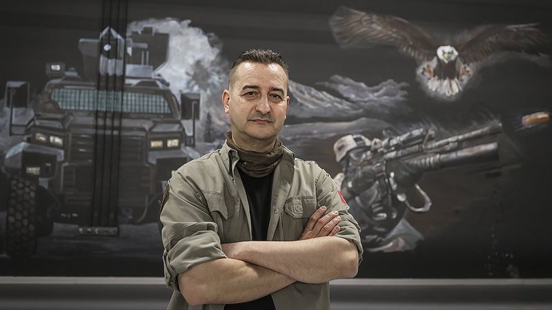 Malatya'da polis memuru, sanat becerisini sanal operasyon alanlarının tasarımında kullanıyor