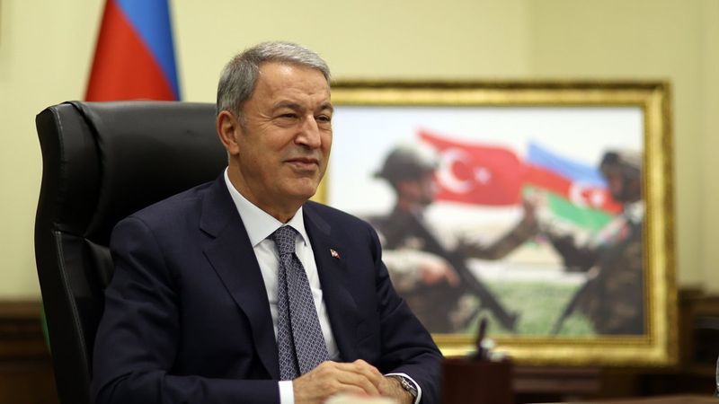 Hulusi Akar, Azerbaycan Savunma Bakanı Hasanov ile görüştü