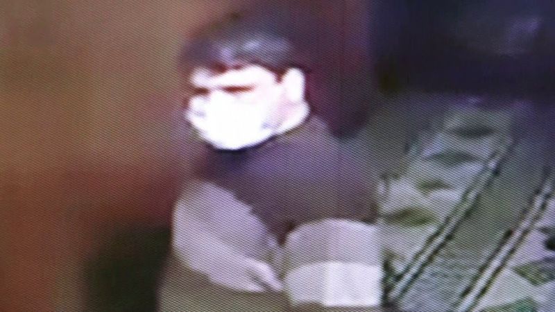 Samsun'da camiden ayakkabı çalan hırsızın o anları