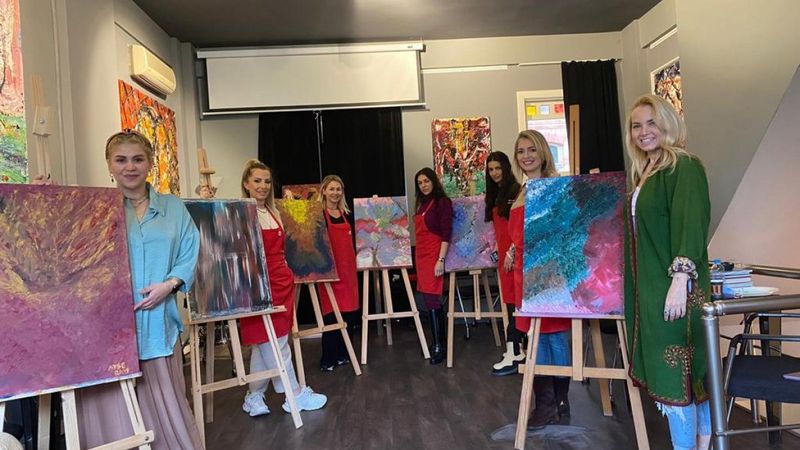 Kızılay, hayırsever kadınları sanatla buluşturdu