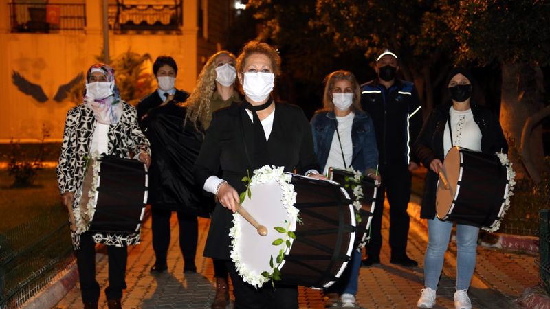 Erdemlileri sahura, 33 kadından oluşan ritim grubu kaldırıyor