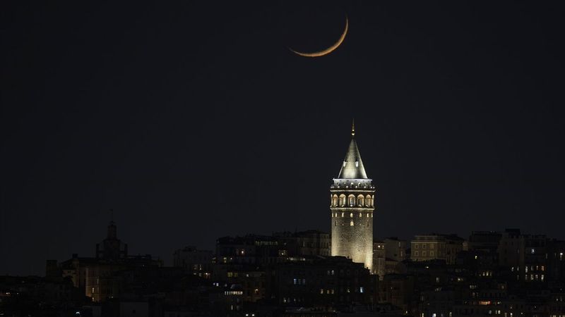 İstanbul'da hilal manzaraları