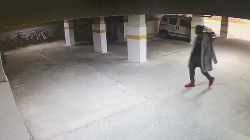 Antalya’da site otoparkından bisiklet çaldı, kameraya el salladı