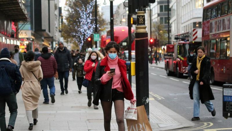 İngiltere'de son 24 saatte 2 bin 672 yeni vaka