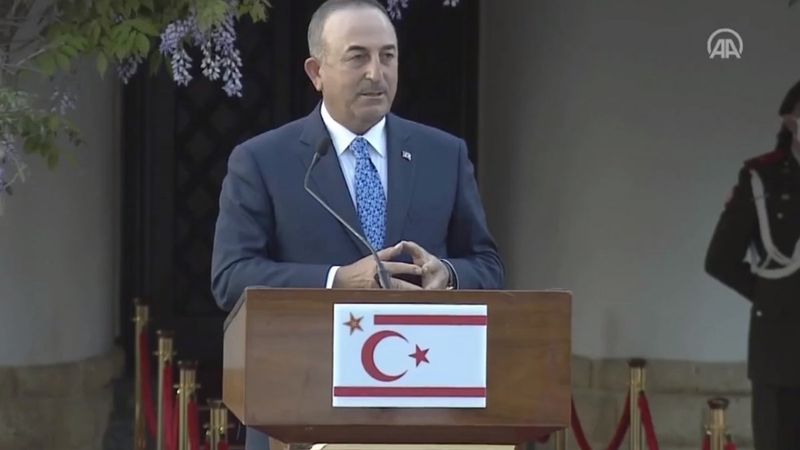 Mevlüt Çavuşoğlu: Dendias'ın gerçek dışı ithamları kabul edilemezdi