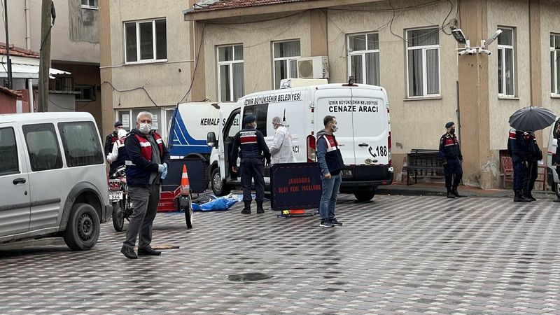 İzmir'de annesinin eski eşini pompalı tüfekle öldürdü