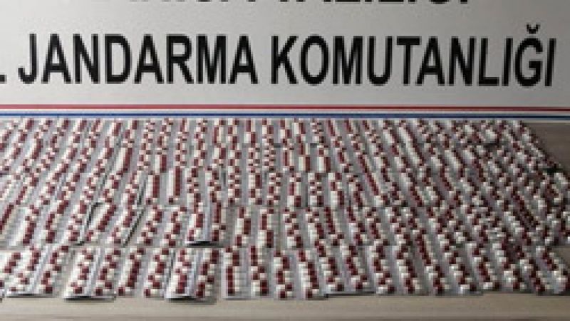 Manisa'da seyyar manav, aracında 1064 adet uyuşturucu ile yakalandı