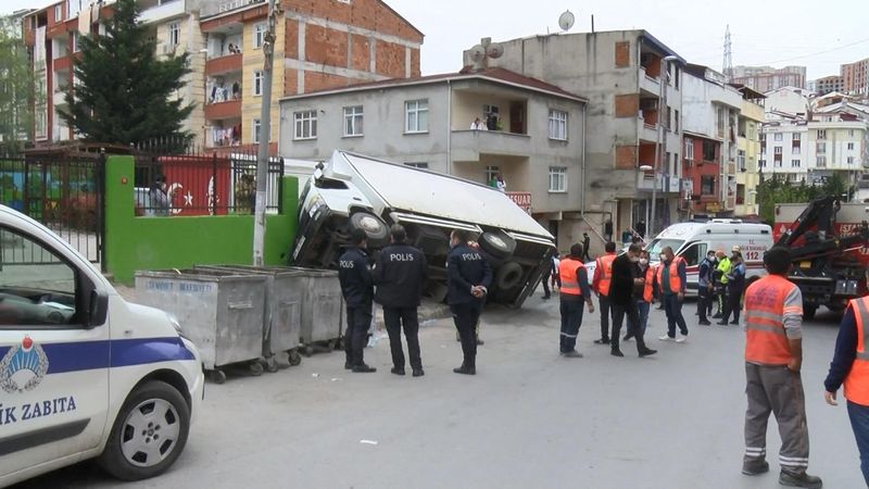 İstanbul'da kamyonet kreş duvarına çarptı