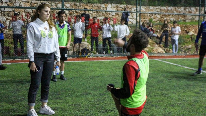 Antalya'da kız arkadaşına sakatlık numarasıyla evlilik teklifi yaptı