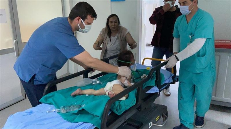 Samsun’da yangında mahsur kalan bebeği, komşu kurtardı