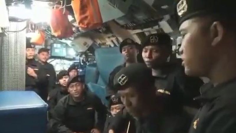 Endonezya’da ölen askerlerin ‘Elveda’ şarkısı