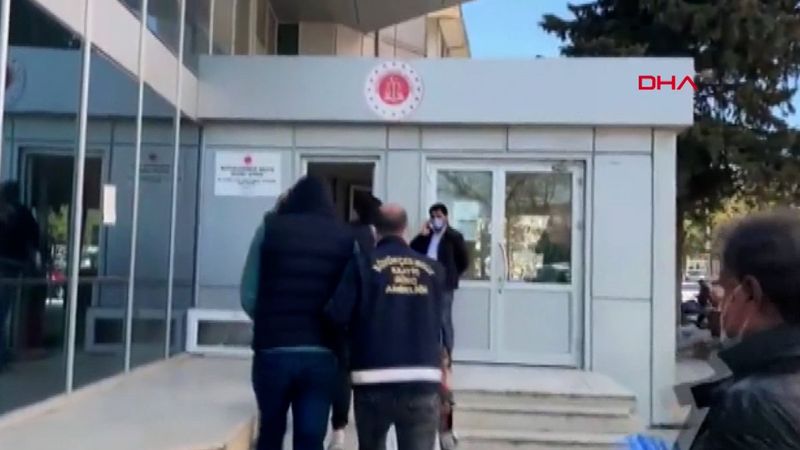 İstanbul'un 5 ilçesinde internet kablolarını çalan hırsızlar yakalandı