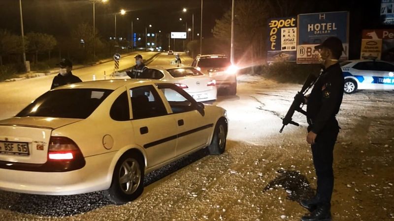 Edirne'ye girişlerde sıkı denetim uygulanıyor