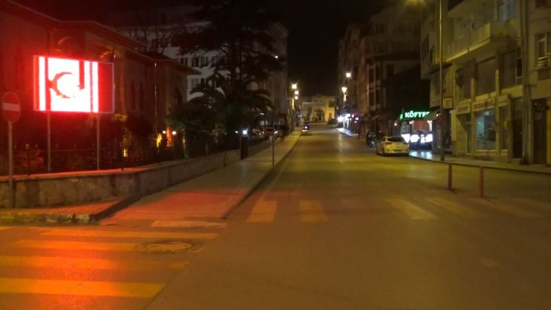 Sinop sokaklarında kapanma sessizliği