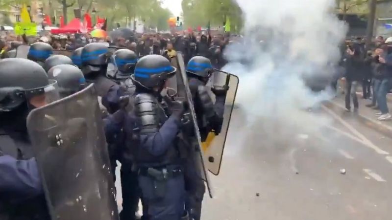 Paris'te olaylı 1 Mayıs