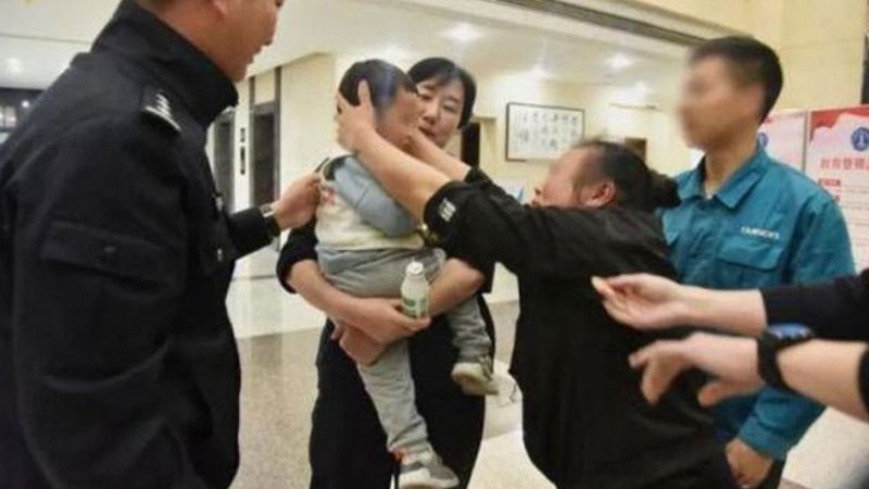 Çin’de bir çocuk 202 bin TL'ye satıldı