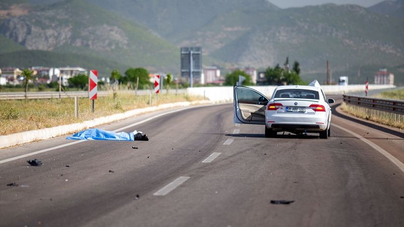 Hatay'da otomobil ile motosiklet çarpıştı: 2 ölü
