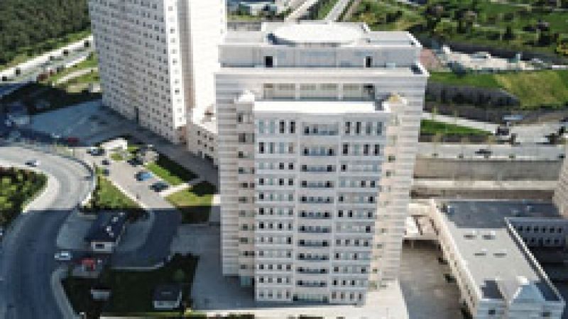 İstanbul'da pandemi yurdundan çarşafla kaçmak isteyen kişi, yere düşerek can verdi