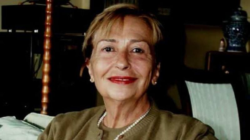 Emine Işınsu kimdir? Yazar Emine Işınsu'nun biyografisi ve eserleri