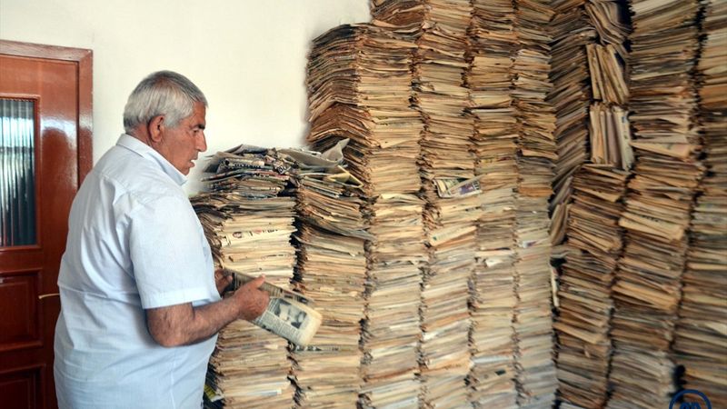 Muş'ta yaşayan Nazım Uzunboylu 53 yıldır okuduğu gazete ve dergileri biriktiriyor