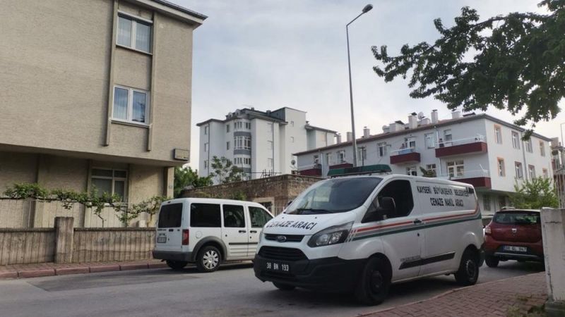 Kayseri'de aniden fenalaşan kadın hayatını kaybetti