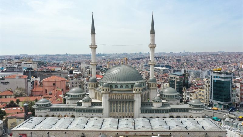 Taksim Camii açılış için gün sayıyor