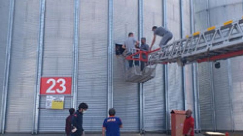Yozgat'ta bakım için girdiği siloda buğday yığınına gömülen teknisyen öldü